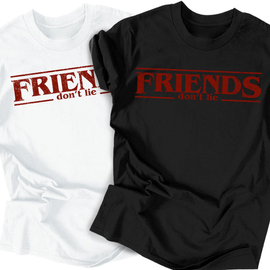 Friends don't lie férfi póló szett (Fekete)