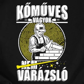 Kőműves vagyok nem varázsló férfi póló (Fekete)