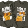 Nekünk inni kell, neki házasodni! férfi póló szett  (Grafit)