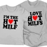  I love hot milfs/I'm the hot milf páros póló szett (Szürke)