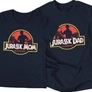 Kép 4/4 - Jurassic Mom és Dad páros póló szett (Sötétkék - Sötétkék)